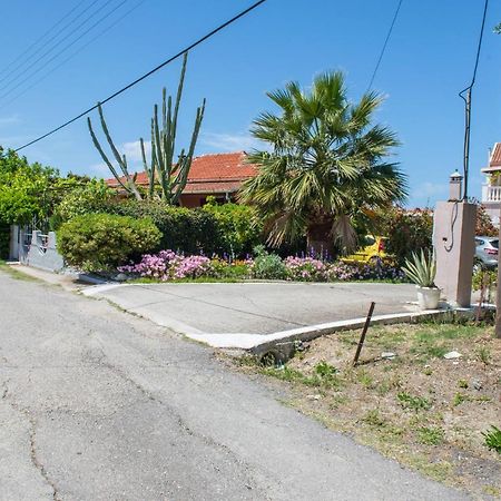 Nicoles Houses Ариллас Экстерьер фото